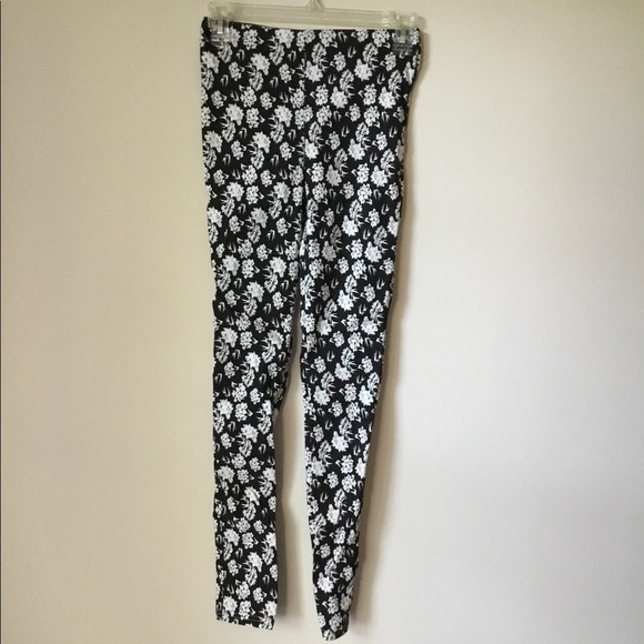 Black & White Leggings 👖 size S 💫 - Picture 1 of 2